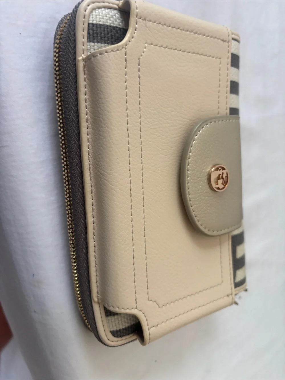 Spartina 449 Cream and Gray Geo-Pattern Wristlet with Metallic Flap